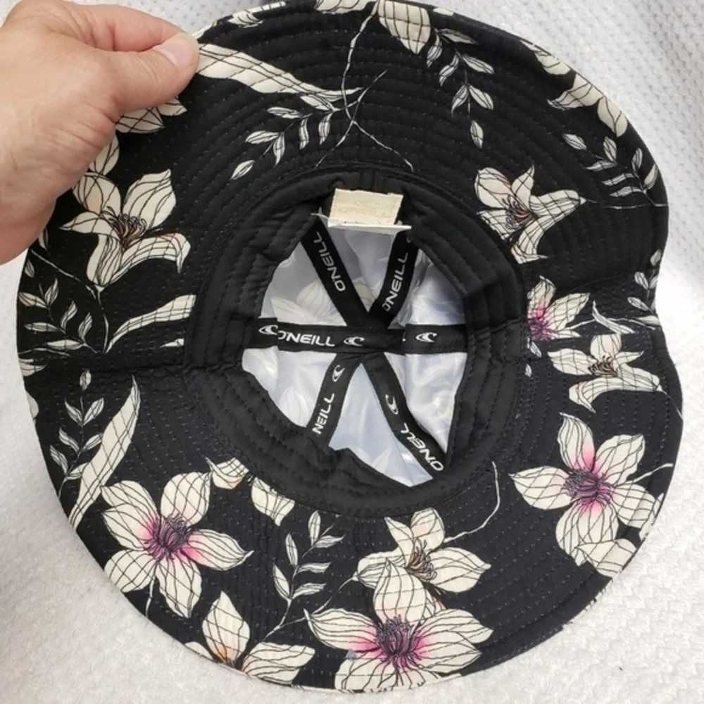 O'Neill Floral‎ Hat  100% Cotton Excellent Pre-owned Condition